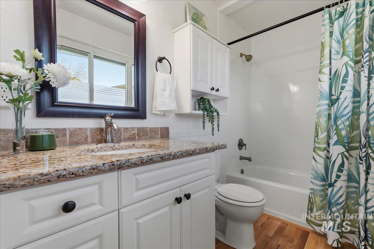 2617 N Alamo Rd, Boise, Idaho 83704-6177, 4 Bedrooms, 2.5 Bathrooms, Residential For Sale, Price $559,000, 98981005