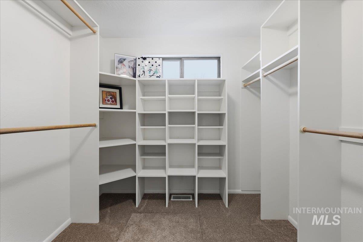 2617 N Alamo Rd, Boise, Idaho 83704-6177, 4 Bedrooms, 2.5 Bathrooms, Residential For Sale, Price $559,000, 98981005