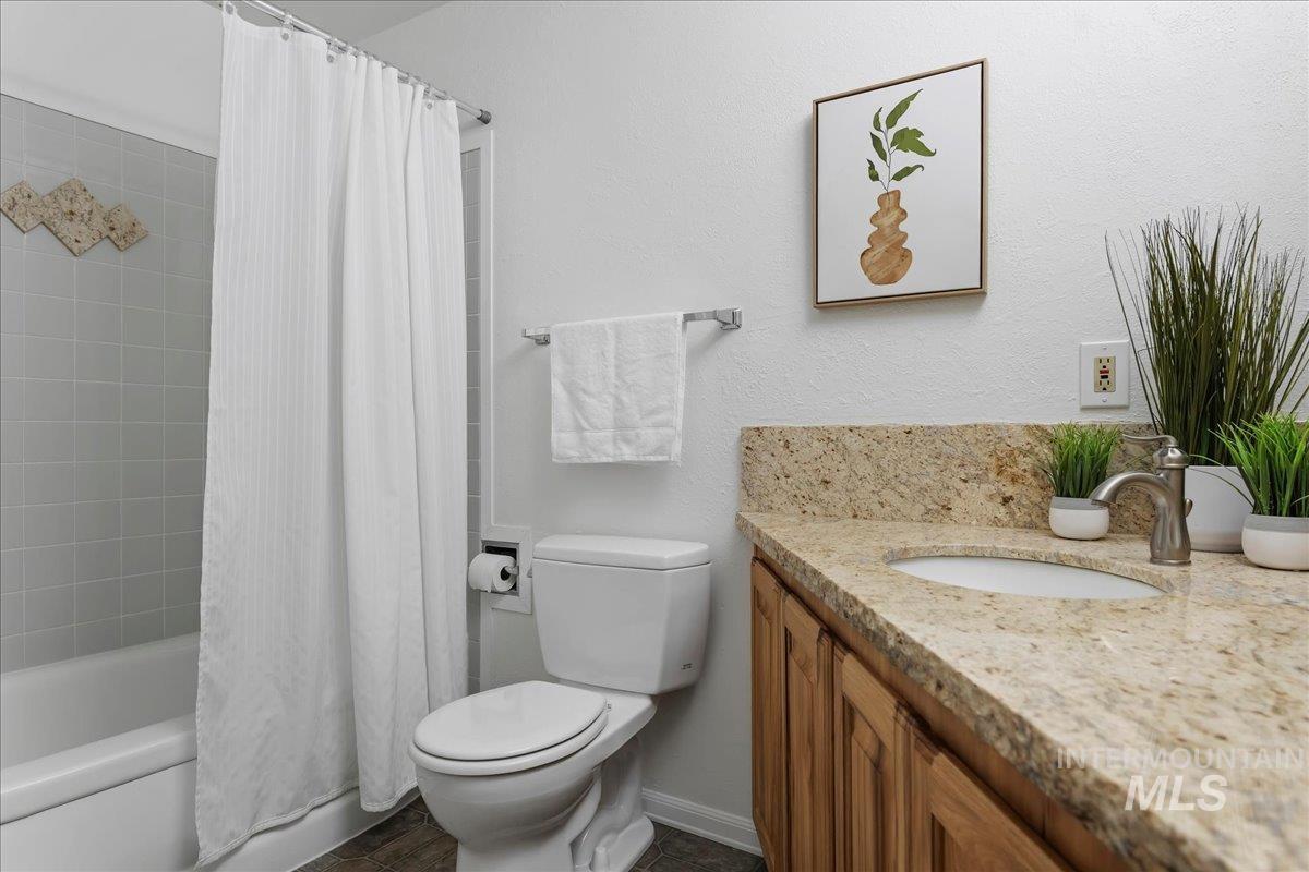 2617 N Alamo Rd, Boise, Idaho 83704-6177, 4 Bedrooms, 2.5 Bathrooms, Residential For Sale, Price $559,000, 98981005