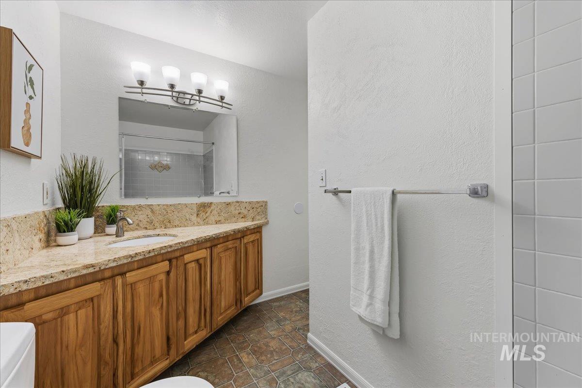 2617 N Alamo Rd, Boise, Idaho 83704-6177, 4 Bedrooms, 2.5 Bathrooms, Residential For Sale, Price $559,000, 98981005