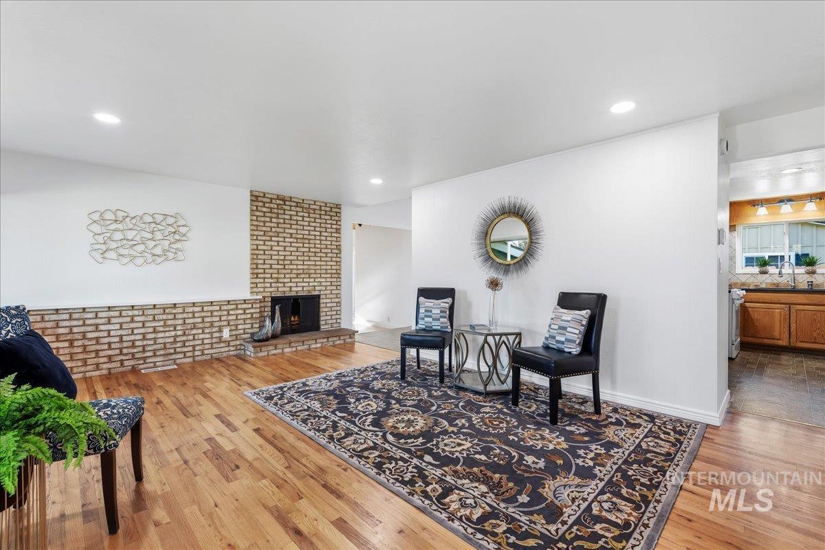 2617 N Alamo Rd, Boise, Idaho 83704-6177, 4 Bedrooms, 2.5 Bathrooms, Residential For Sale, Price $559,000, 98981005