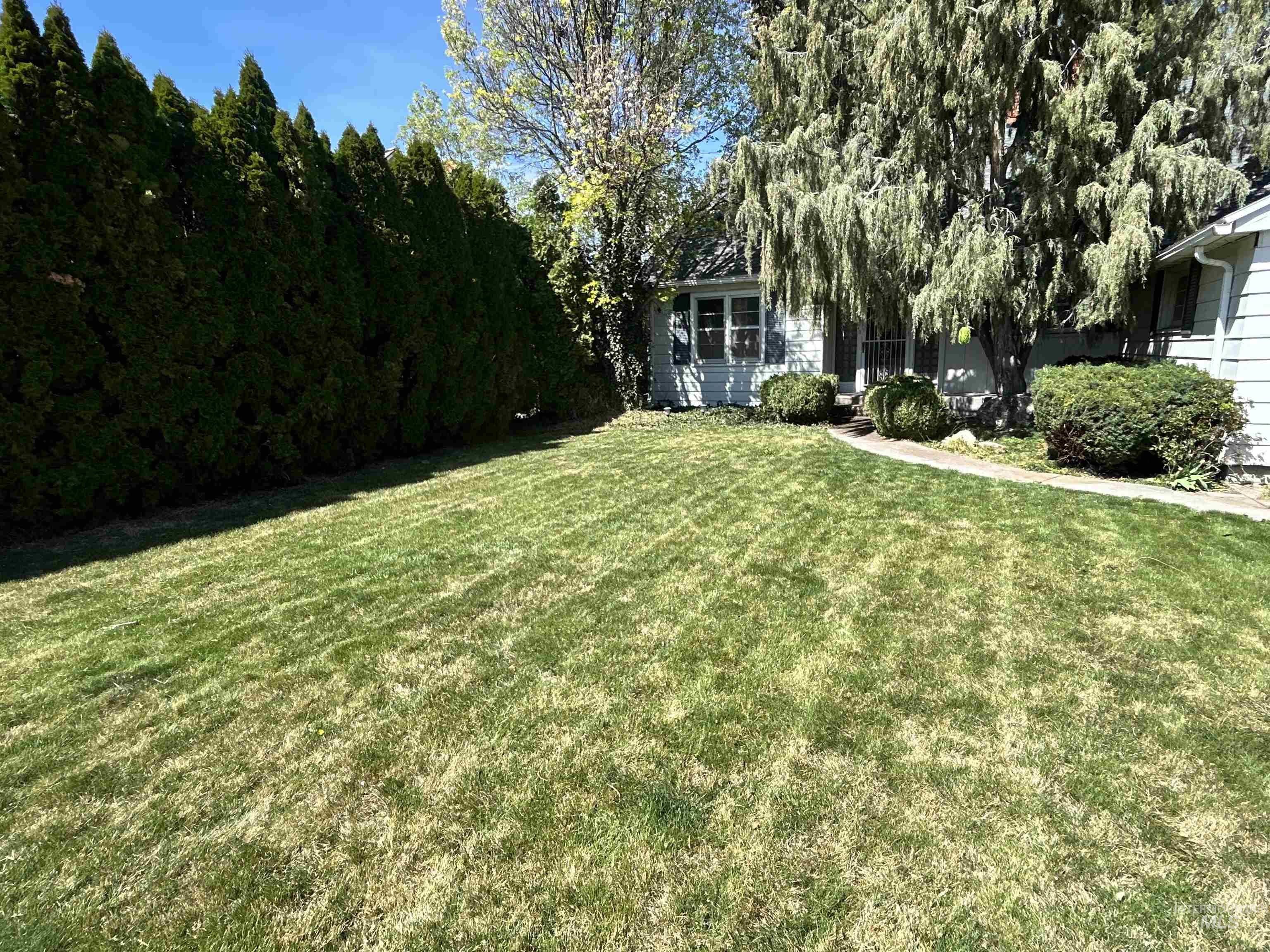 1131 11th Ave E, Twin Falls, Idaho 83301, 5 Bedrooms, 3 Bathrooms, Residential For Sale, Price $429,900, 98981006