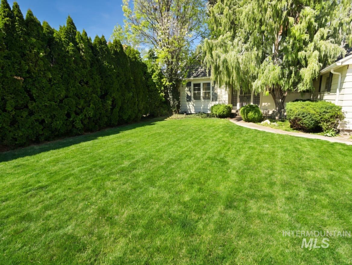 1131 11th Ave E, Twin Falls, Idaho 83301, 5 Bedrooms, 3 Bathrooms, Residential For Sale, Price $429,900,MLS 98981006