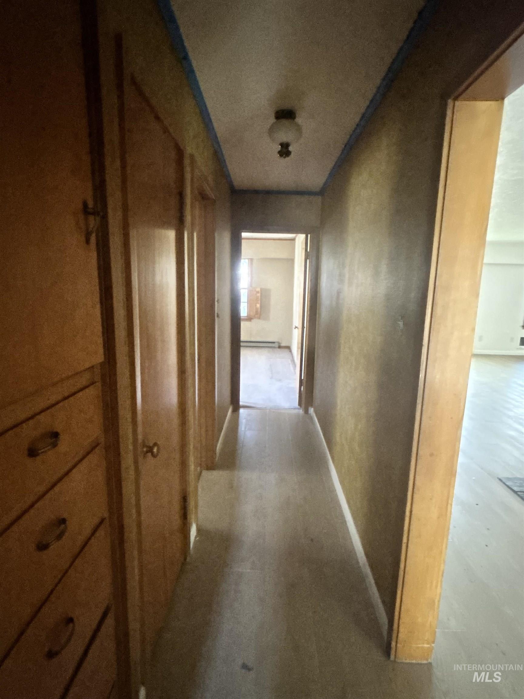 1131 11th Ave E, Twin Falls, Idaho 83301, 5 Bedrooms, 3 Bathrooms, Residential For Sale, Price $429,900, 98981006