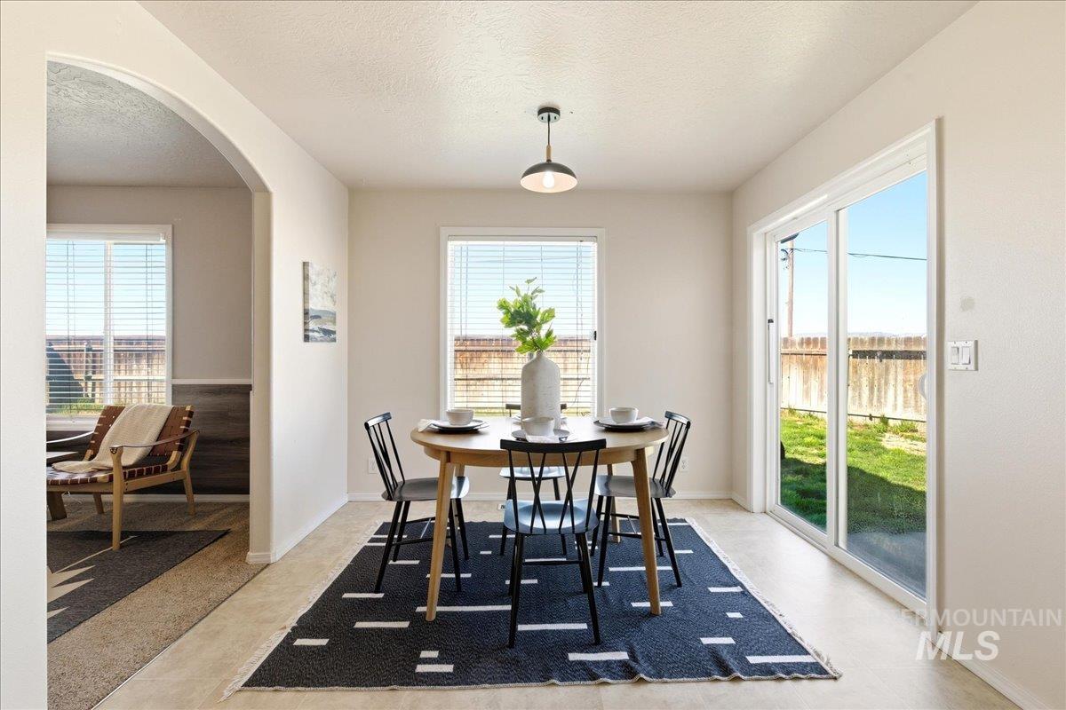 1284 NW Mandarin St, Mountain Home, Idaho 83647-2483, 3 Bedrooms, 2 Bathrooms, Residential For Sale, Price $379,900, 98981008