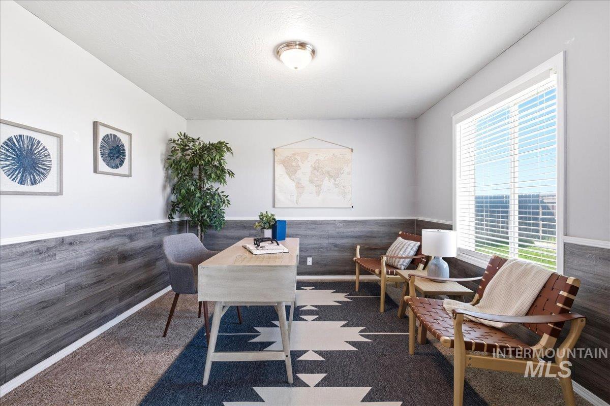 1284 NW Mandarin St, Mountain Home, Idaho 83647-2483, 3 Bedrooms, 2 Bathrooms, Residential For Sale, Price $379,900, 98981008