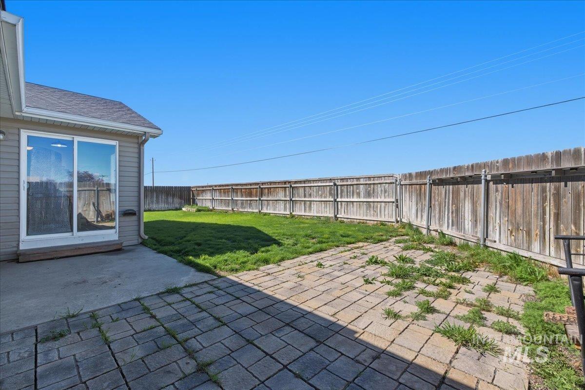 1284 NW Mandarin St, Mountain Home, Idaho 83647-2483, 3 Bedrooms, 2 Bathrooms, Residential For Sale, Price $379,900, 98981008