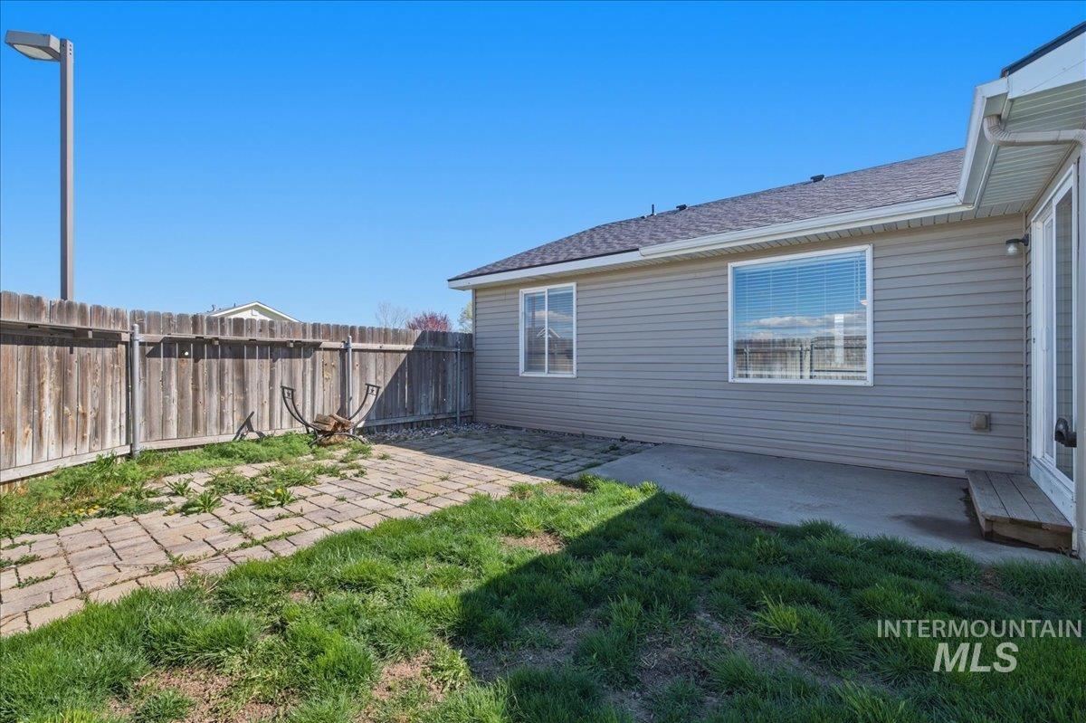 1284 NW Mandarin St, Mountain Home, Idaho 83647-2483, 3 Bedrooms, 2 Bathrooms, Residential For Sale, Price $379,900, 98981008