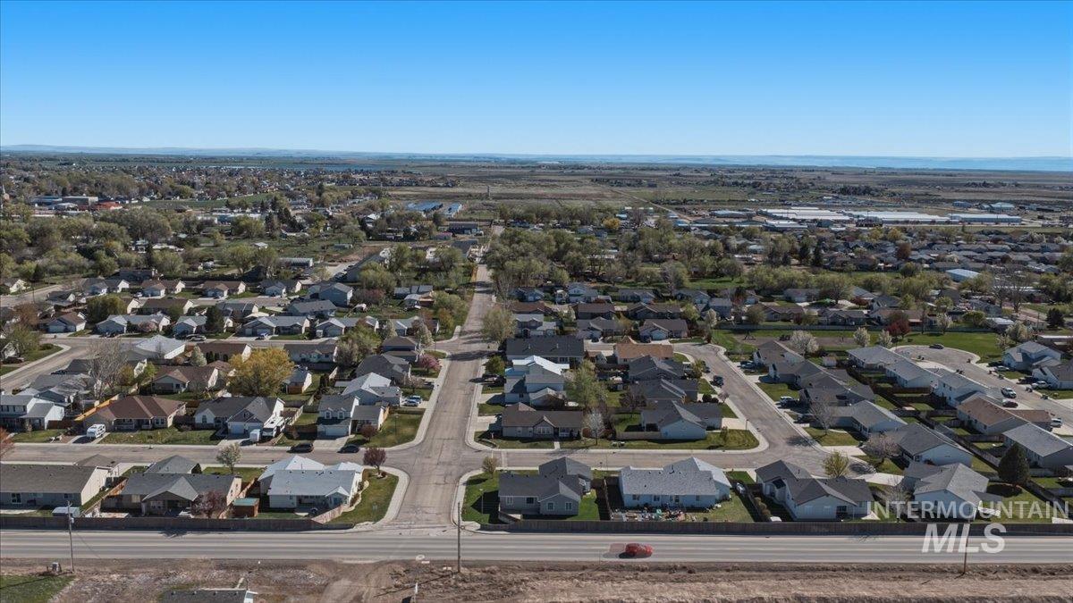 1284 NW Mandarin St, Mountain Home, Idaho 83647-2483, 3 Bedrooms, 2 Bathrooms, Residential For Sale, Price $379,900, 98981008