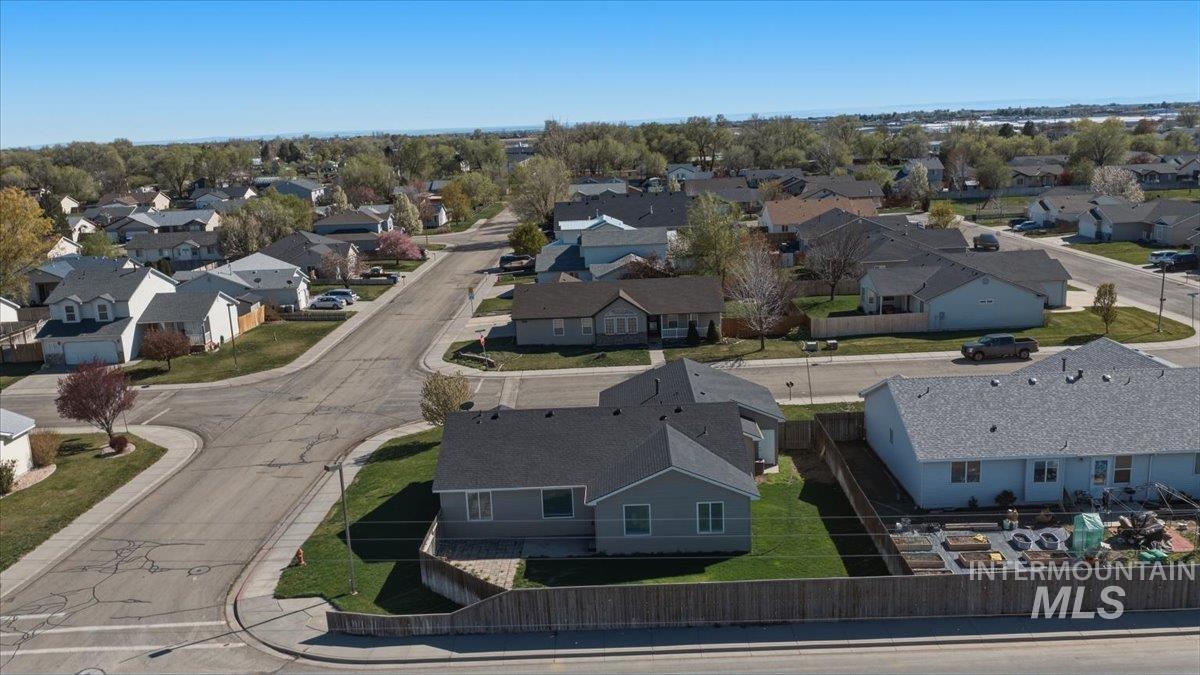 1284 NW Mandarin St, Mountain Home, Idaho 83647-2483, 3 Bedrooms, 2 Bathrooms, Residential For Sale, Price $379,900, 98981008