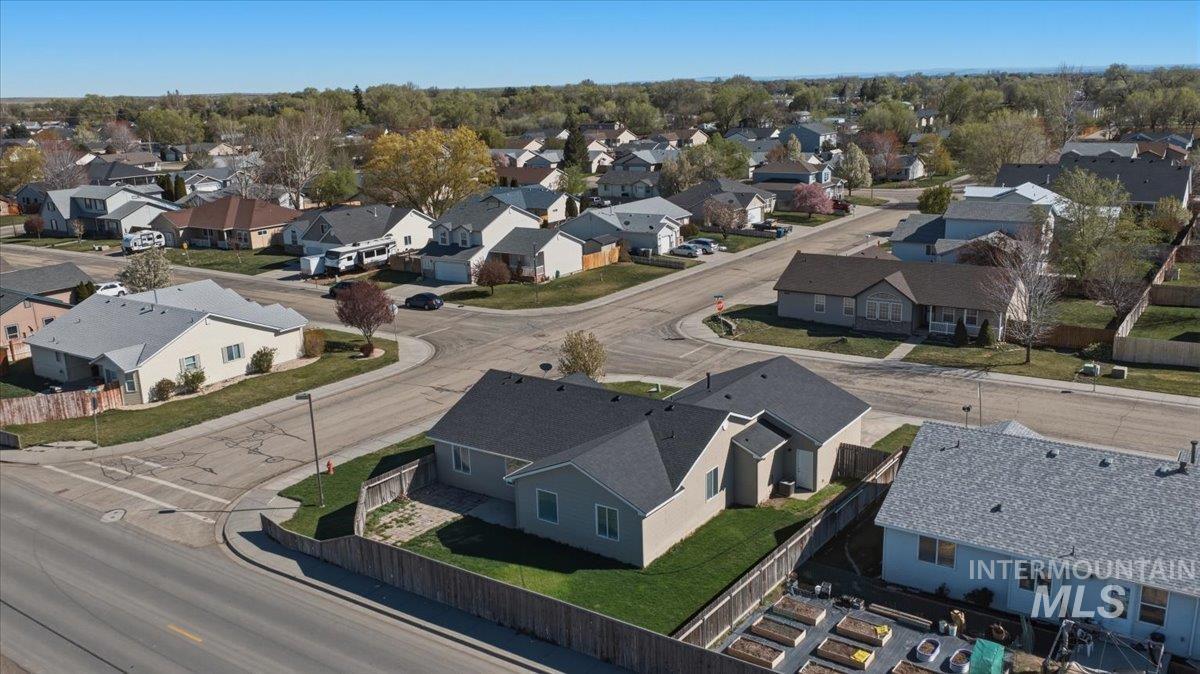 1284 NW Mandarin St, Mountain Home, Idaho 83647-2483, 3 Bedrooms, 2 Bathrooms, Residential For Sale, Price $379,900, 98981008