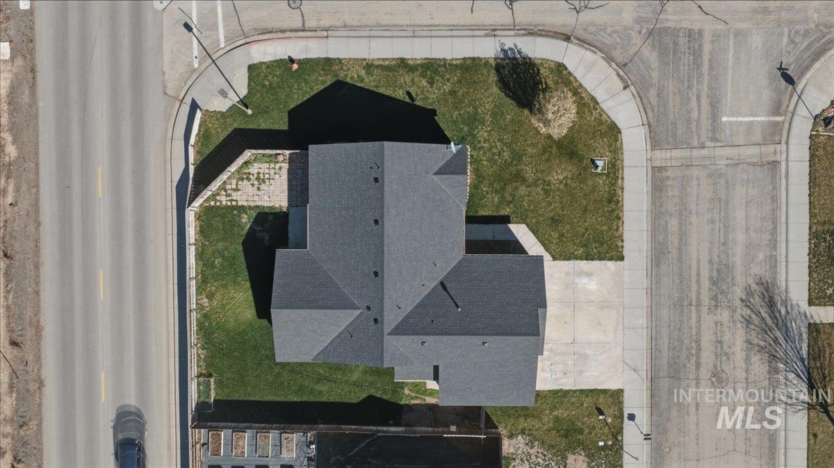 1284 NW Mandarin St, Mountain Home, Idaho 83647-2483, 3 Bedrooms, 2 Bathrooms, Residential For Sale, Price $379,900, 98981008