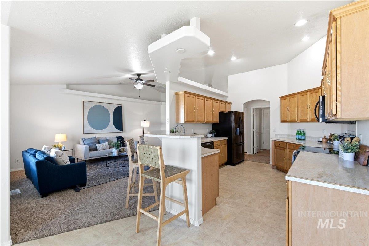 1284 NW Mandarin St, Mountain Home, Idaho 83647-2483, 3 Bedrooms, 2 Bathrooms, Residential For Sale, Price $379,900, 98981008