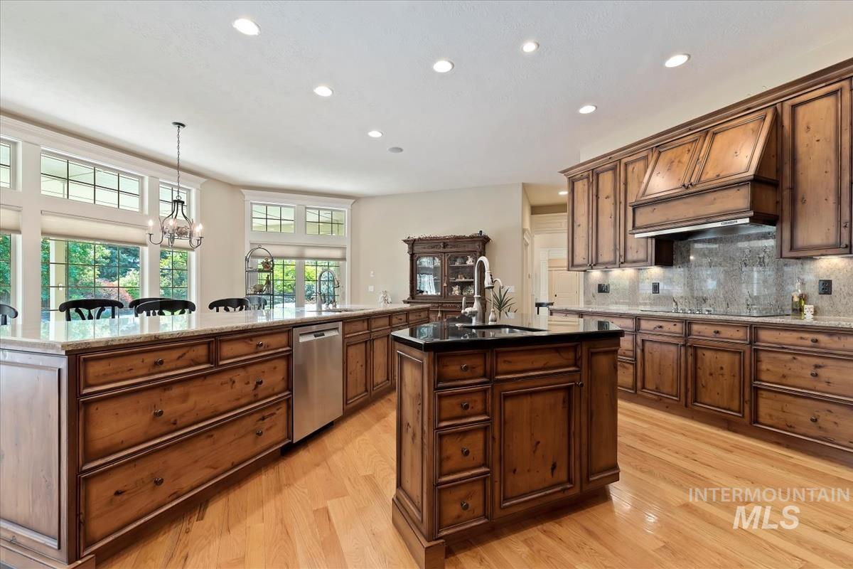 2562 Lauren Dr, Ontario, Oregon 97914, 4 Bedrooms, 4 Bathrooms, Residential For Sale, Price $875,000, 98981011