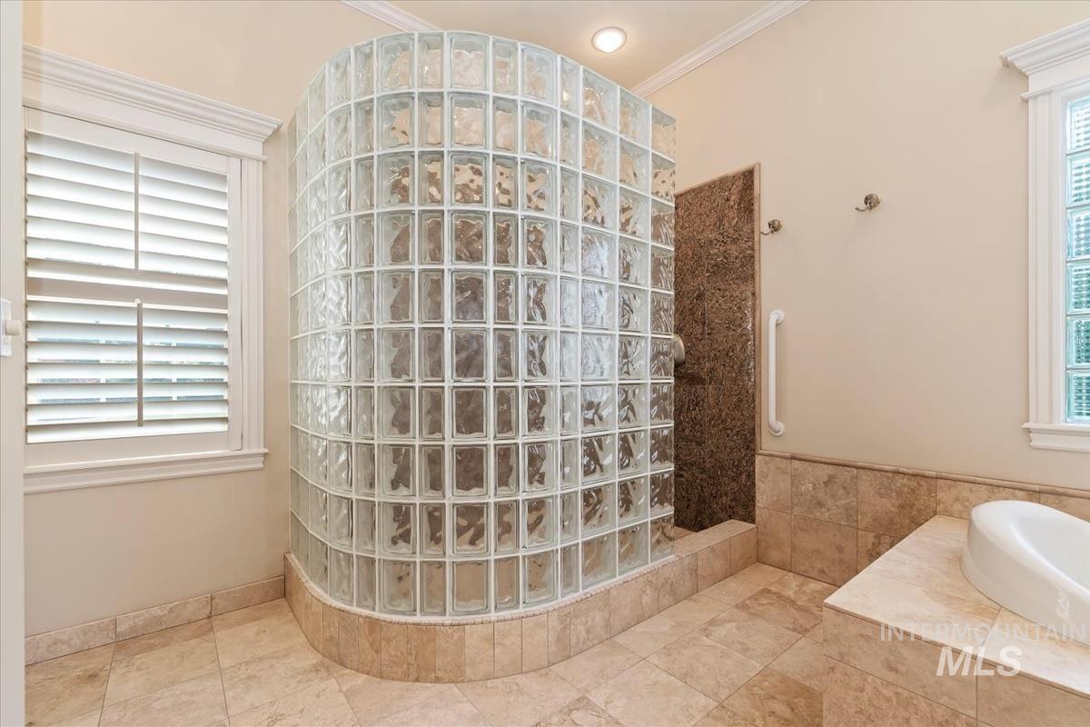 2562 Lauren Dr, Ontario, Oregon 97914, 4 Bedrooms, 4 Bathrooms, Residential For Sale, Price $875,000, 98981011