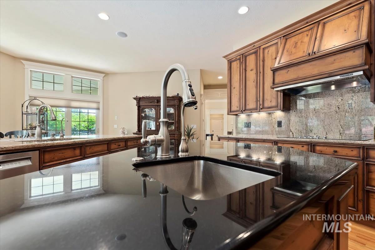 2562 Lauren Dr, Ontario, Oregon 97914, 4 Bedrooms, 4 Bathrooms, Residential For Sale, Price $875,000, 98981011