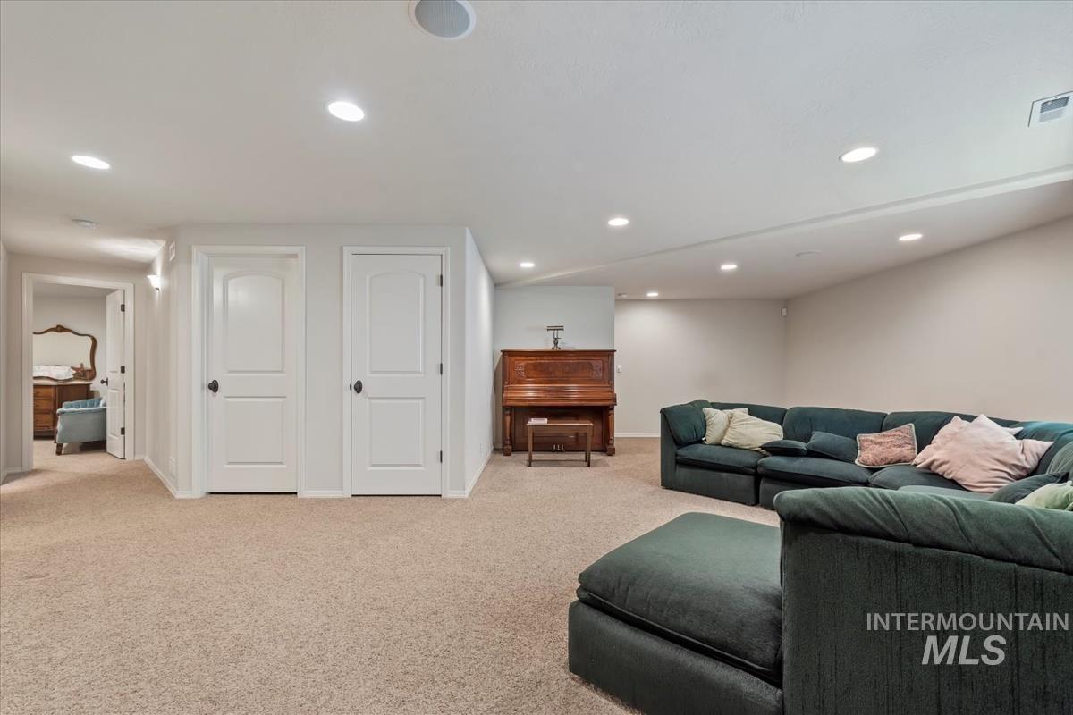 2562 Lauren Dr, Ontario, Oregon 97914, 4 Bedrooms, 4 Bathrooms, Residential For Sale, Price $875,000, 98981011