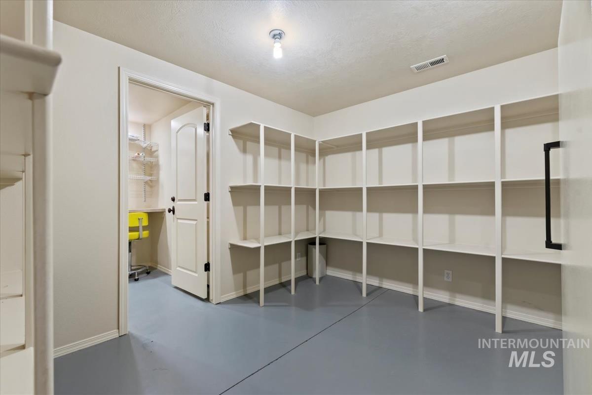 2562 Lauren Dr, Ontario, Oregon 97914, 4 Bedrooms, 4 Bathrooms, Residential For Sale, Price $875,000, 98981011