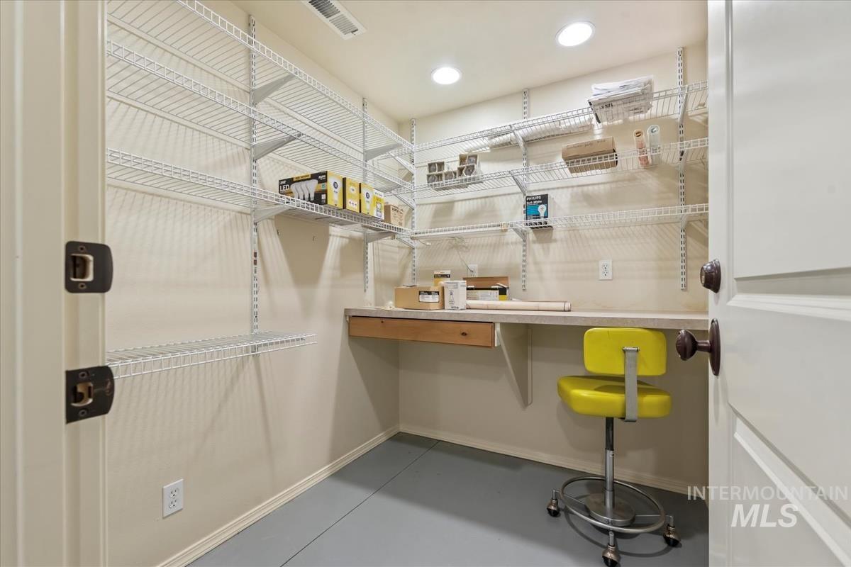 2562 Lauren Dr, Ontario, Oregon 97914, 4 Bedrooms, 4 Bathrooms, Residential For Sale, Price $875,000, 98981011