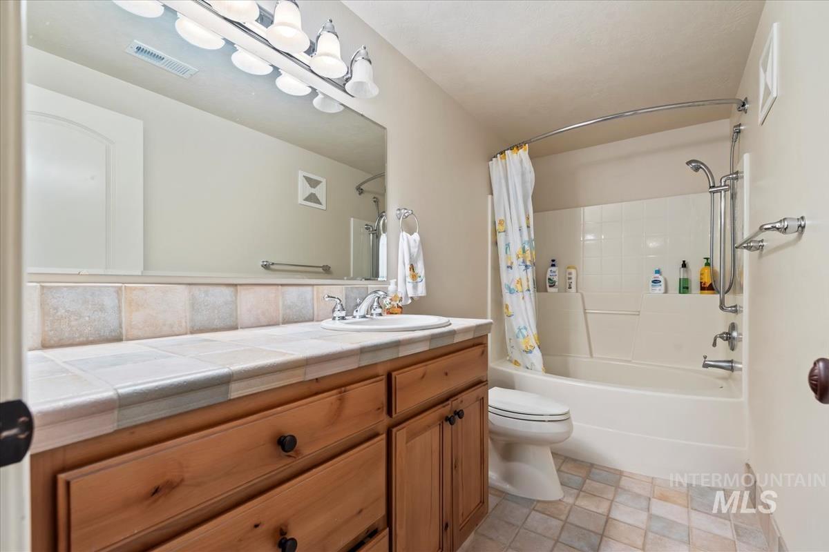 2562 Lauren Dr, Ontario, Oregon 97914, 4 Bedrooms, 4 Bathrooms, Residential For Sale, Price $875,000, 98981011