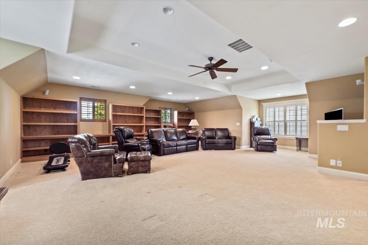 2562 Lauren Dr, Ontario, Oregon 97914, 4 Bedrooms, 4 Bathrooms, Residential For Sale, Price $875,000, 98981011