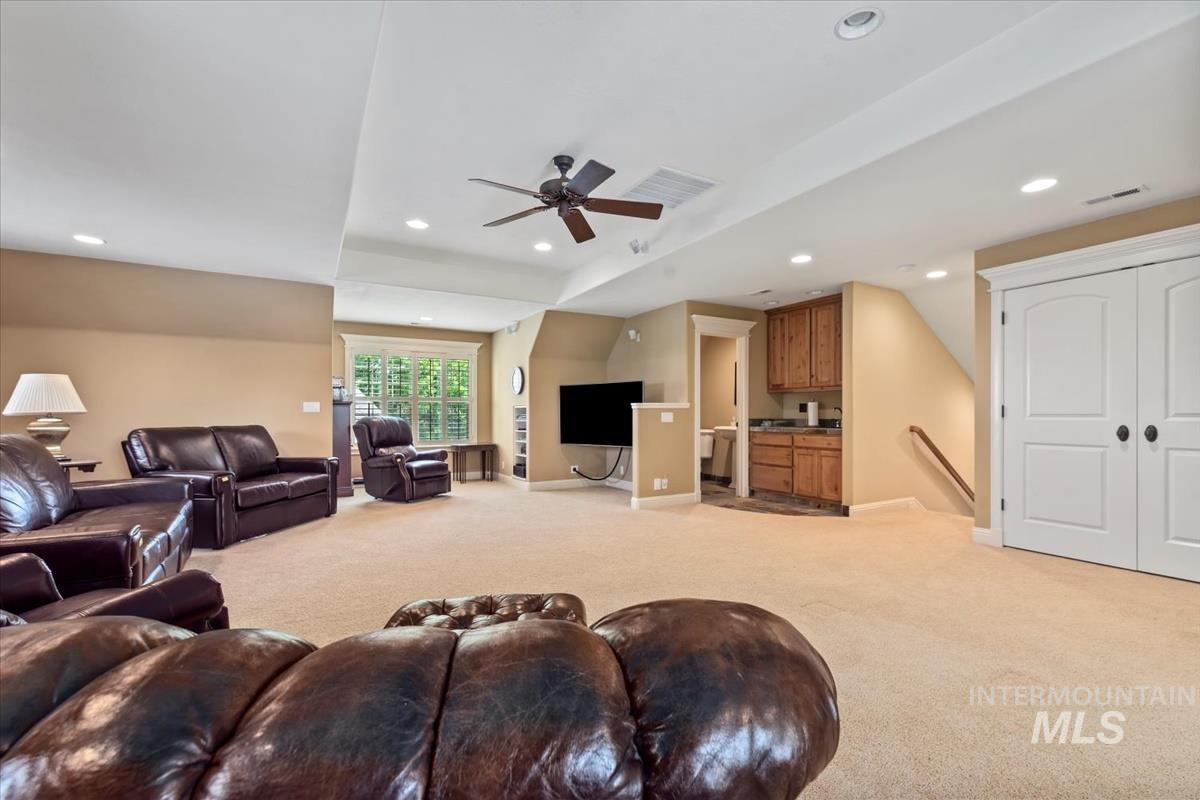 2562 Lauren Dr, Ontario, Oregon 97914, 4 Bedrooms, 4 Bathrooms, Residential For Sale, Price $875,000, 98981011