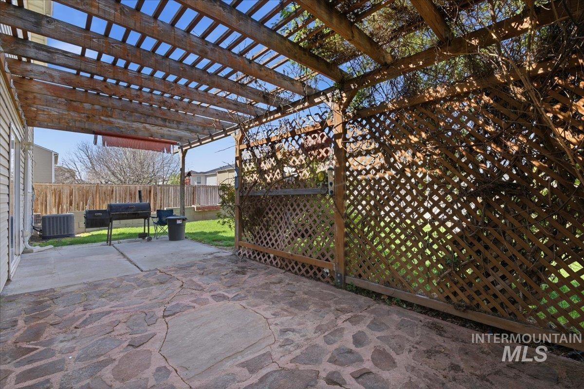 14048 Monterey Street, Caldwell, Idaho 83607, 5 Bedrooms, 2.5 Bathrooms, Residential For Sale, Price $437,000, 98981012