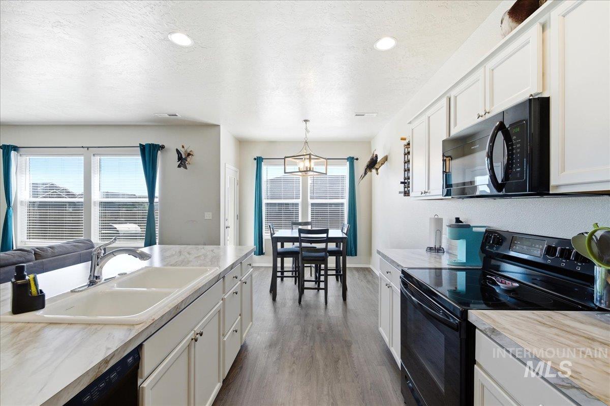 843 SW Levant Way, Mountain Home, Idaho 83647-2610, 4 Bedrooms, 2 Bathrooms, Residential For Sale, Price $390,000, 98981013