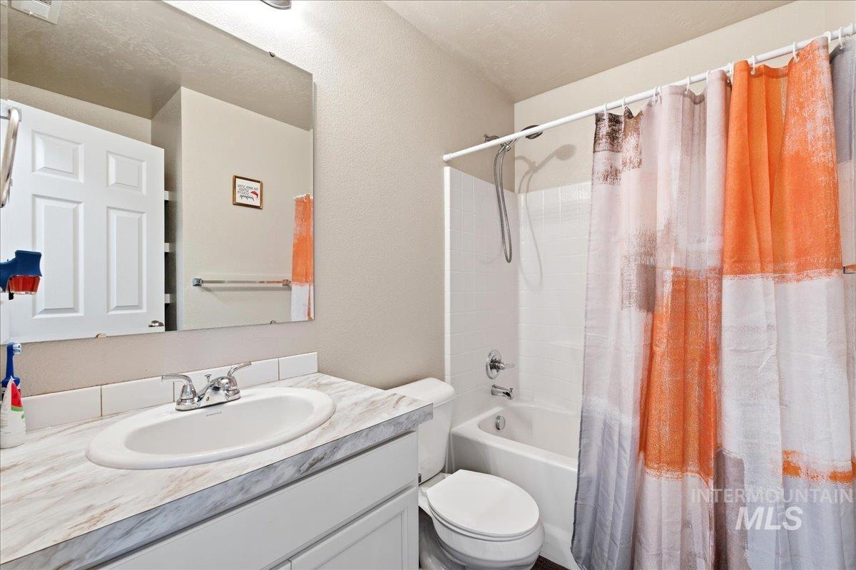 843 SW Levant Way, Mountain Home, Idaho 83647-2610, 4 Bedrooms, 2 Bathrooms, Residential For Sale, Price $390,000, 98981013