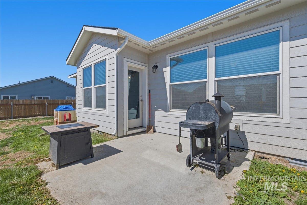 843 SW Levant Way, Mountain Home, Idaho 83647-2610, 4 Bedrooms, 2 Bathrooms, Residential For Sale, Price $390,000, 98981013