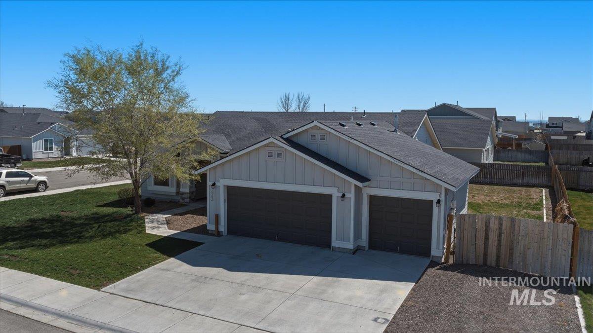 843 SW Levant Way, Mountain Home, Idaho 83647-2610, 4 Bedrooms, 2 Bathrooms, Residential For Sale, Price $390,000, 98981013