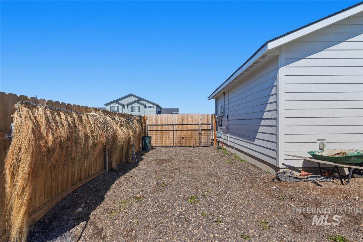 843 SW Levant Way, Mountain Home, Idaho 83647-2610, 4 Bedrooms, 2 Bathrooms, Residential For Sale, Price $390,000, 98981013