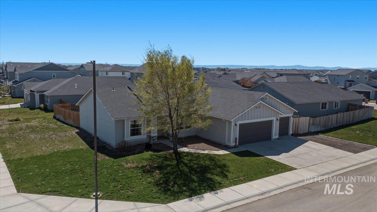 843 SW Levant Way, Mountain Home, Idaho 83647-2610, 4 Bedrooms, 2 Bathrooms, Residential For Sale, Price $390,000, 98981013