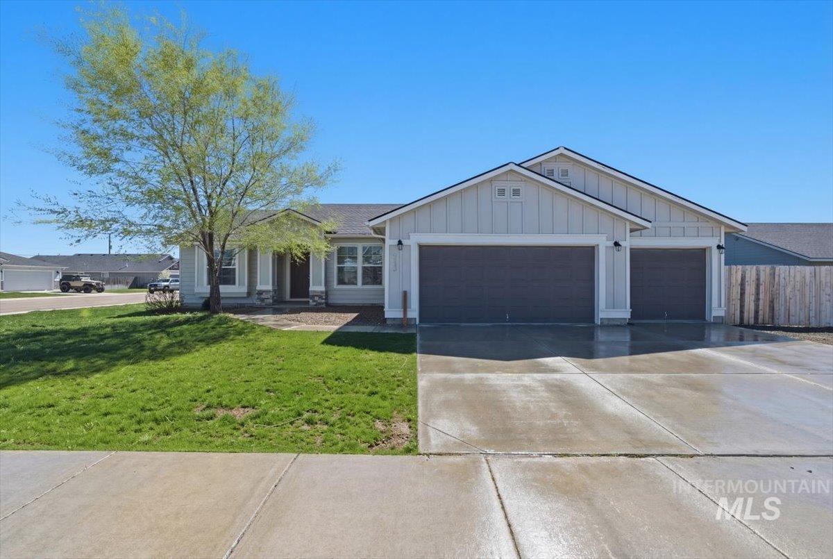 843 SW Levant Way, Mountain Home, Idaho 83647-2610, 4 Bedrooms, 2 Bathrooms, Residential For Sale, Price $390,000, 98981013