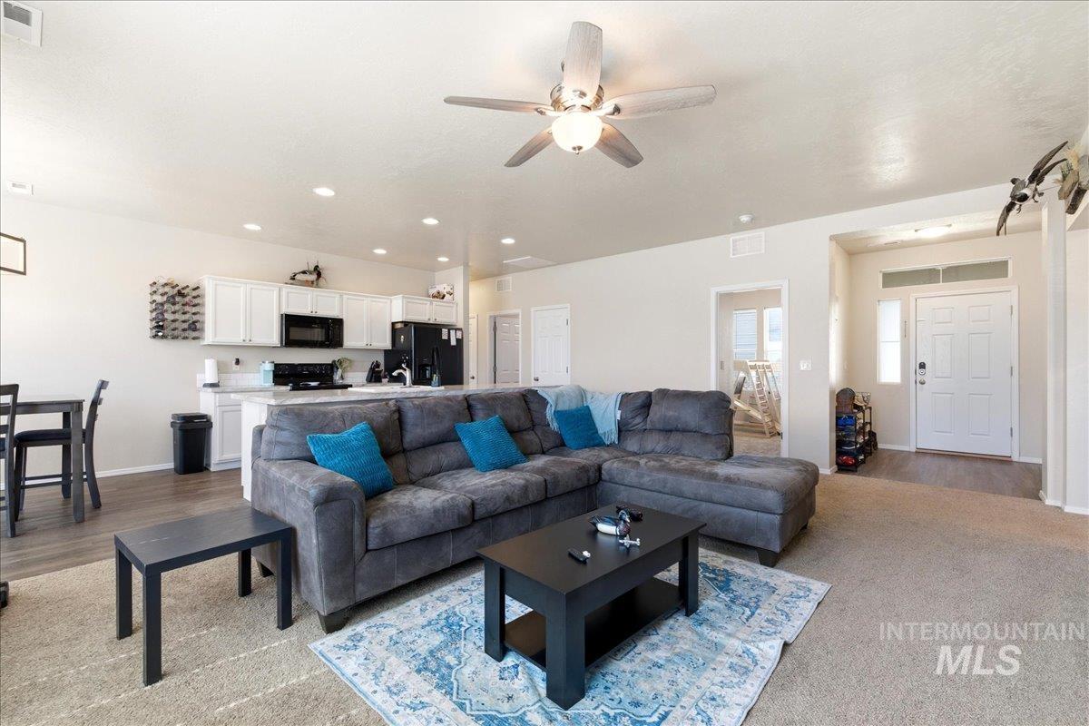 843 SW Levant Way, Mountain Home, Idaho 83647-2610, 4 Bedrooms, 2 Bathrooms, Residential For Sale, Price $390,000,MLS 98981013
