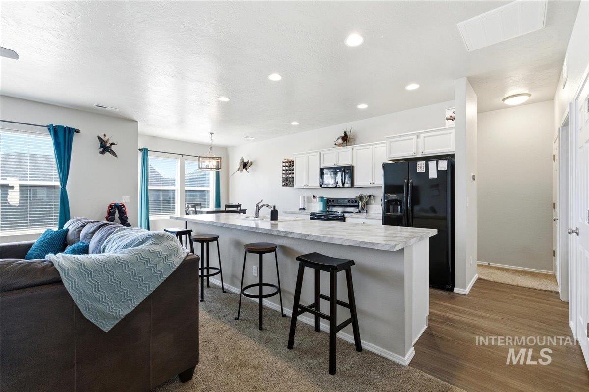 843 SW Levant Way, Mountain Home, Idaho 83647-2610, 4 Bedrooms, 2 Bathrooms, Residential For Sale, Price $390,000, 98981013