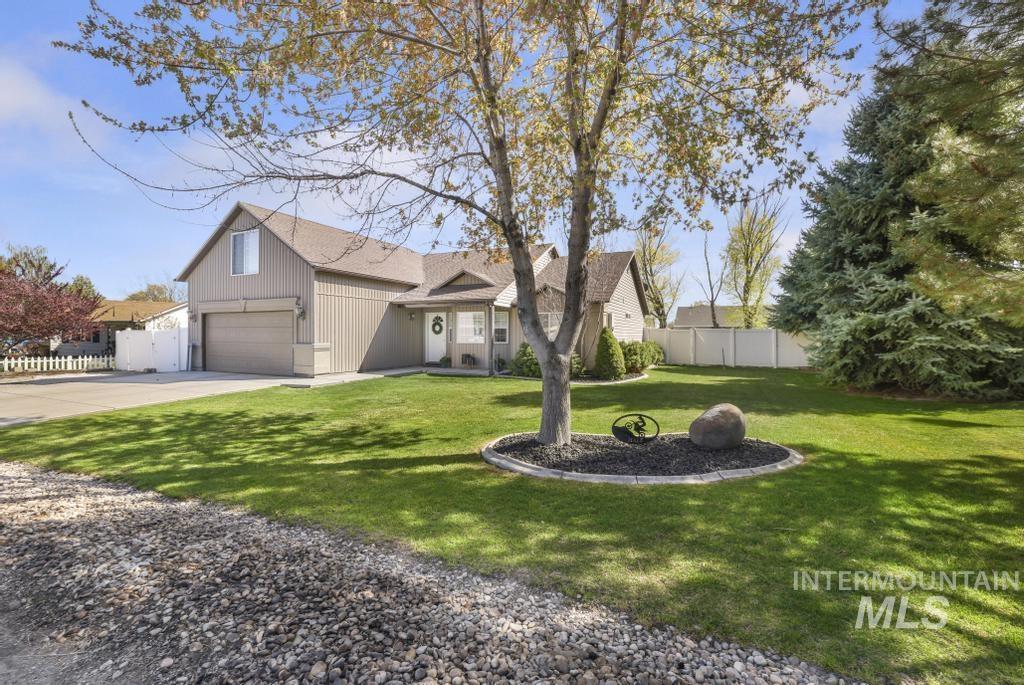 2205 Mayberry Lane, Filer, Idaho 83328, 4 Bedrooms, 2 Bathrooms, Residential For Sale, Price $445,900, 98981019