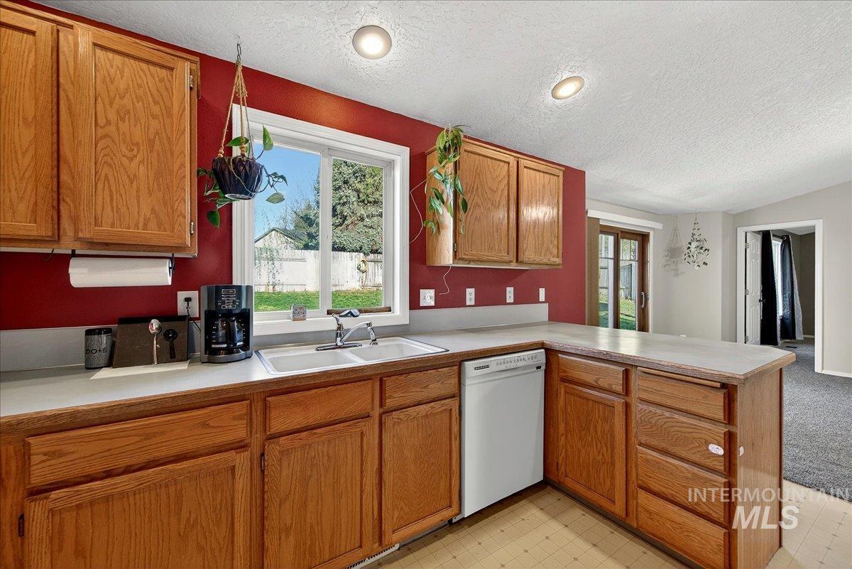 111 Bobcat St, Nampa, Idaho 83687, 3 Bedrooms, 2 Bathrooms, Residential For Sale, Price $350,000, 98981020