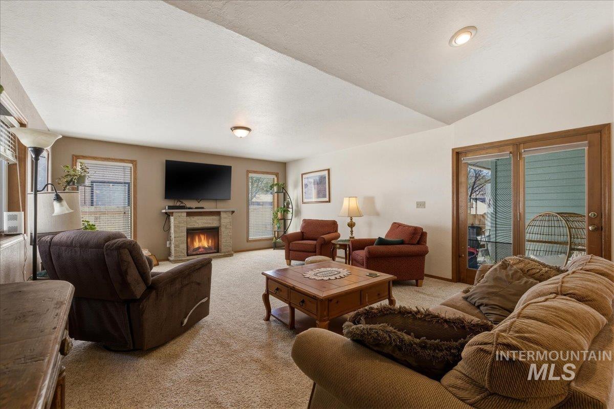 910 N 14th East, Mountain Home, Idaho 83647, 3 Bedrooms, 2.5 Bathrooms, Residential For Sale, Price $425,000, 98981023