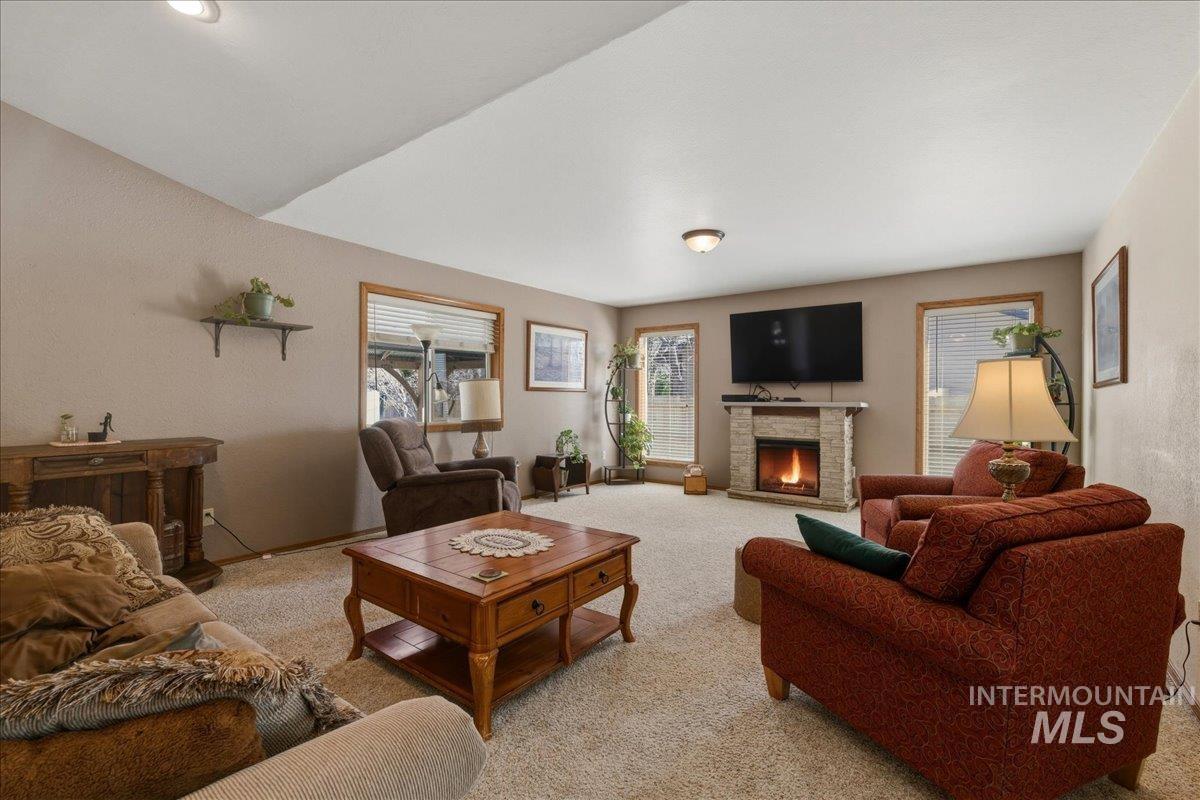 910 N 14th East, Mountain Home, Idaho 83647, 3 Bedrooms, 2.5 Bathrooms, Residential For Sale, Price $425,000, 98981023