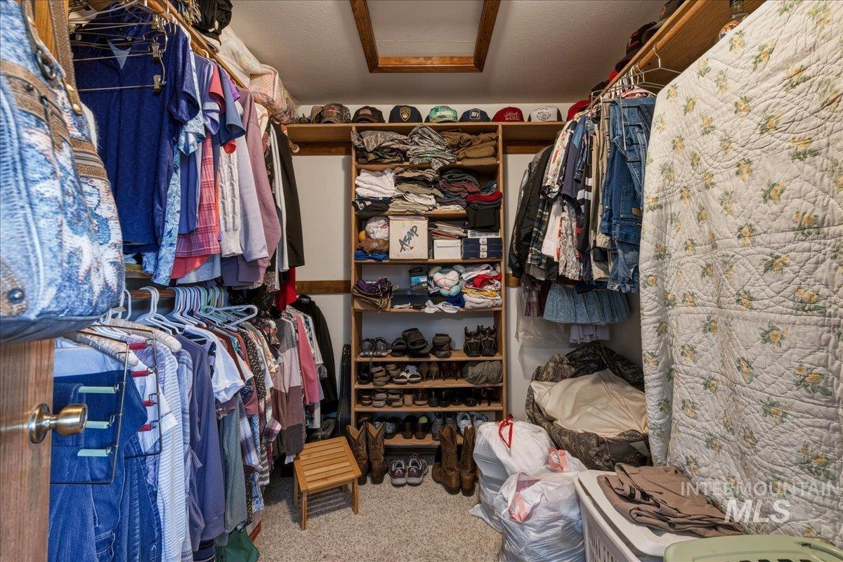 910 N 14th East, Mountain Home, Idaho 83647, 3 Bedrooms, 2.5 Bathrooms, Residential For Sale, Price $425,000, 98981023