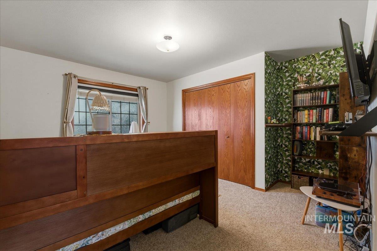 910 N 14th East, Mountain Home, Idaho 83647, 3 Bedrooms, 2.5 Bathrooms, Residential For Sale, Price $425,000, 98981023