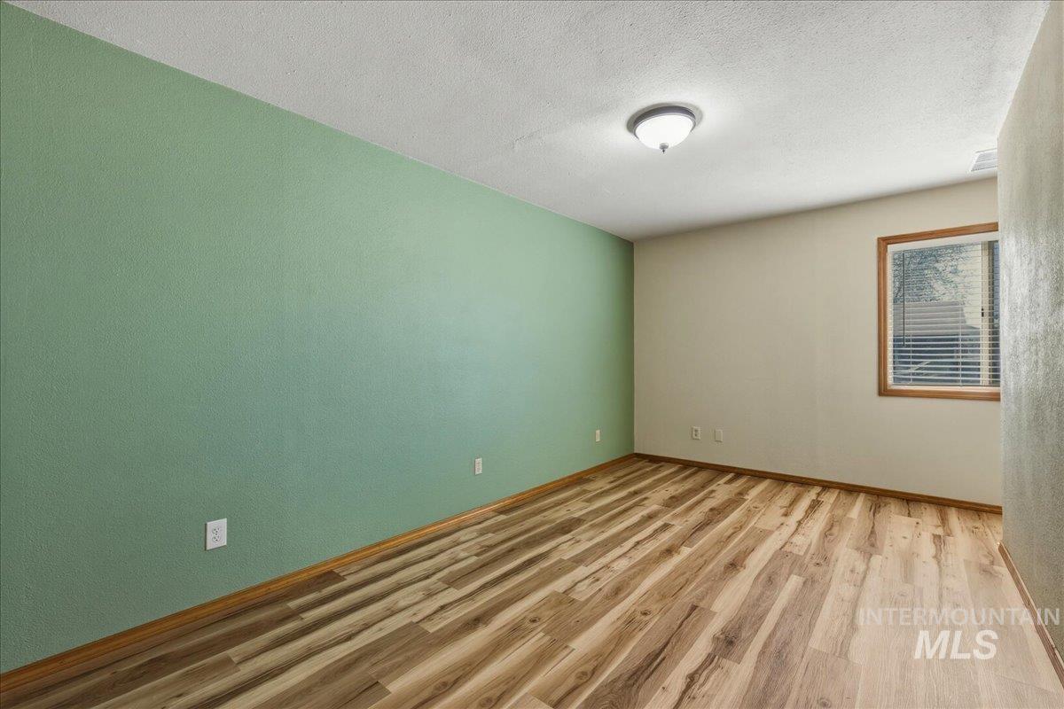 910 N 14th East, Mountain Home, Idaho 83647, 3 Bedrooms, 2.5 Bathrooms, Residential For Sale, Price $425,000, 98981023