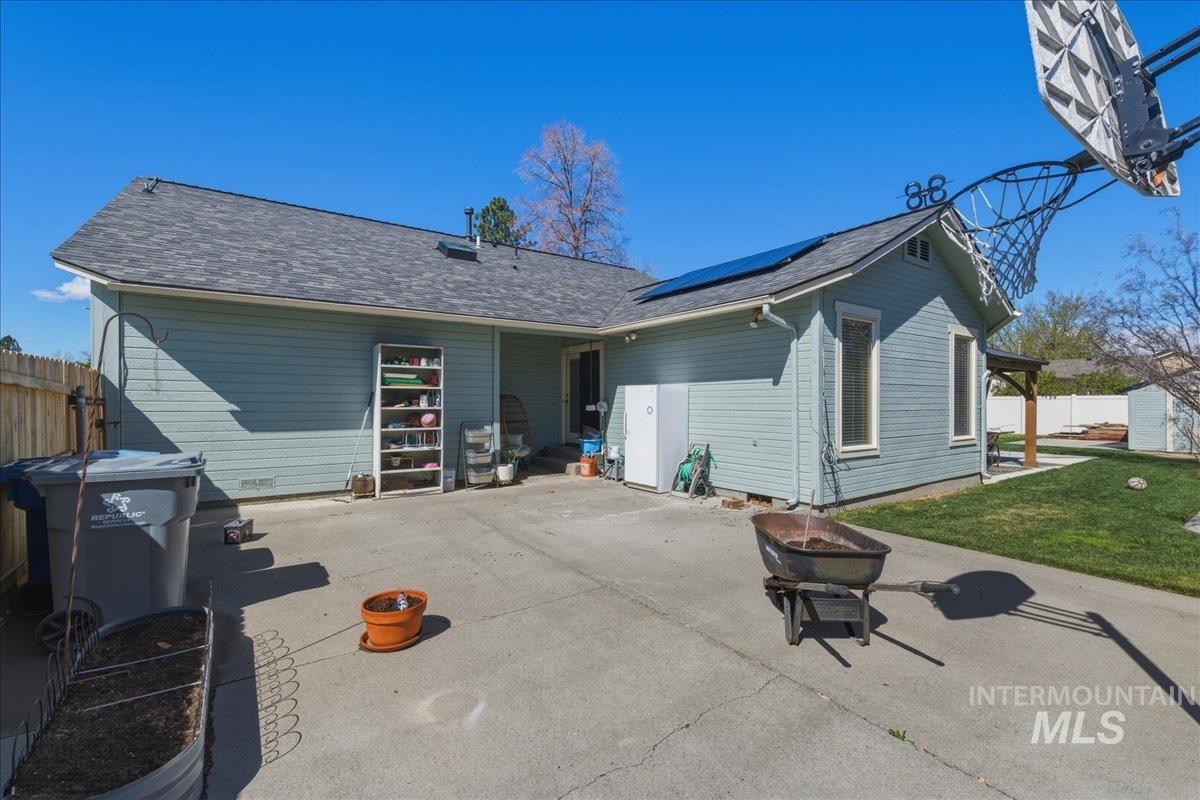 910 N 14th East, Mountain Home, Idaho 83647, 3 Bedrooms, 2.5 Bathrooms, Residential For Sale, Price $425,000, 98981023