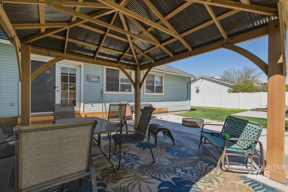 910 N 14th East, Mountain Home, Idaho 83647, 3 Bedrooms, 2.5 Bathrooms, Residential For Sale, Price $425,000, 98981023