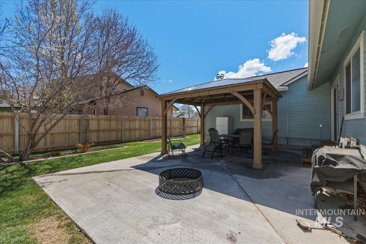 910 N 14th East, Mountain Home, Idaho 83647, 3 Bedrooms, 2.5 Bathrooms, Residential For Sale, Price $425,000, 98981023