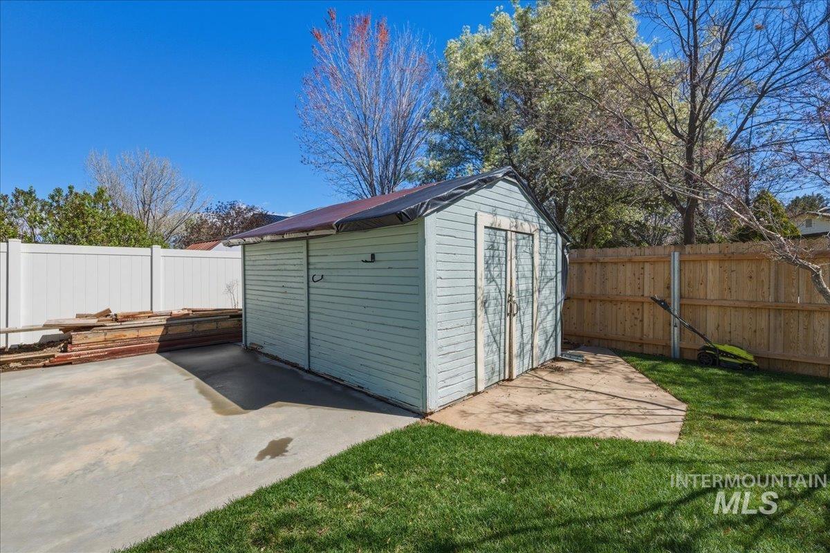 910 N 14th East, Mountain Home, Idaho 83647, 3 Bedrooms, 2.5 Bathrooms, Residential For Sale, Price $425,000, 98981023