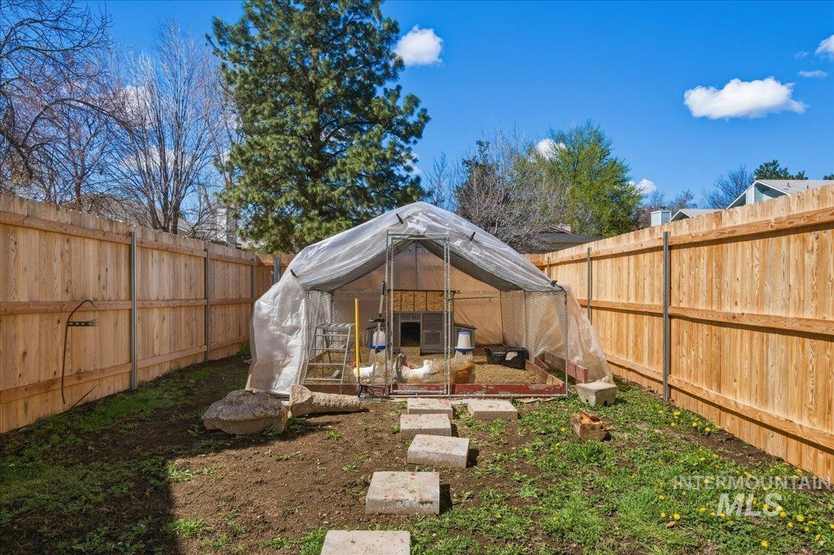 910 N 14th East, Mountain Home, Idaho 83647, 3 Bedrooms, 2.5 Bathrooms, Residential For Sale, Price $425,000, 98981023