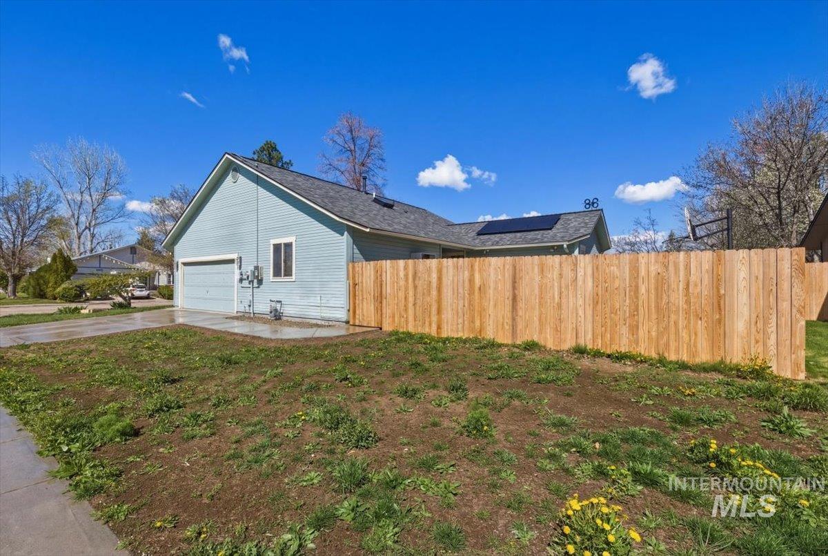 910 N 14th East, Mountain Home, Idaho 83647, 3 Bedrooms, 2.5 Bathrooms, Residential For Sale, Price $425,000, 98981023