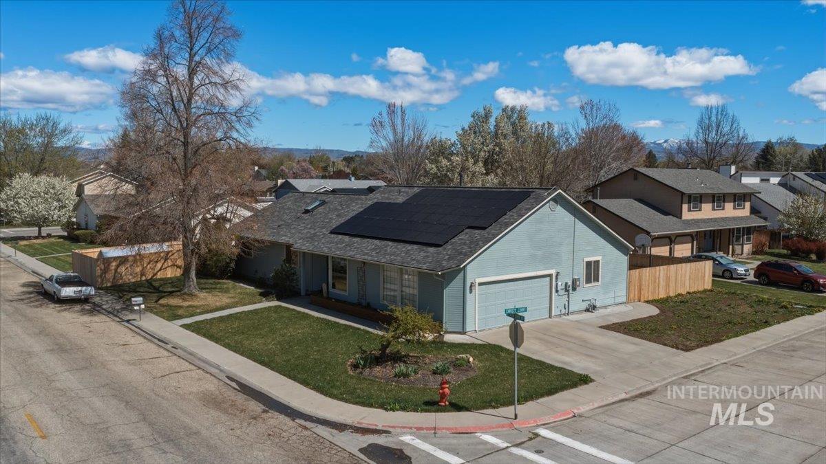 910 N 14th East, Mountain Home, Idaho 83647, 3 Bedrooms, 2.5 Bathrooms, Residential For Sale, Price $425,000, 98981023